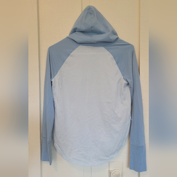 EUC Under Armour Hooded Long Sleeve Shirt - Picture 4 of 7